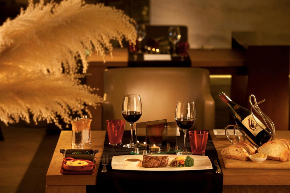 المطاعم في فندق كونراد القاهرة conrad hotel cairo restaurants 