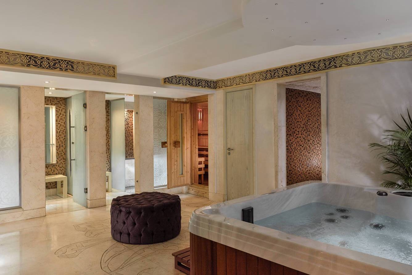 المرافق والخدمات داخل فندق ماريوت وكازينو عمر الخيام Cairo Marriott Hotel & Omar Khayyam Casino