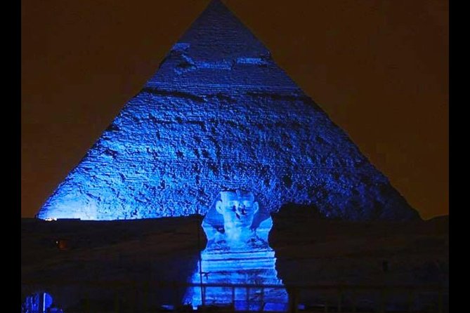 عرض الصوت والضوء مع عشاء مع إطلالة على الأهرامات مطعم على السطح